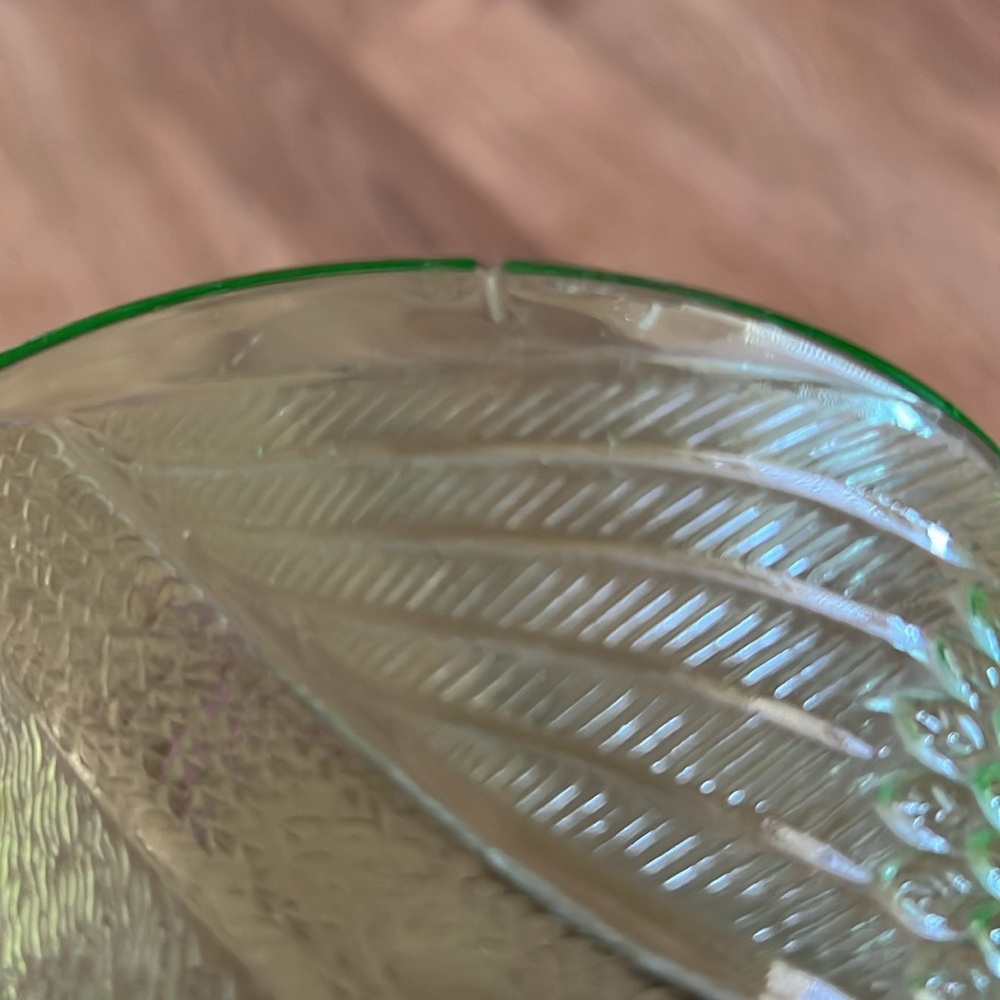 Uranium glass double swan dish - Picture 4 of 4